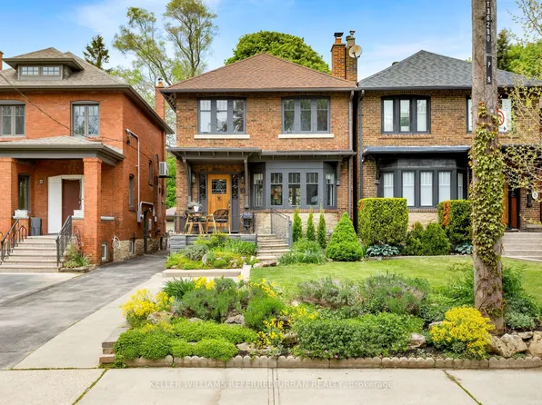 10 Valleyview Gdns, Toronto, ON M6S 2B6