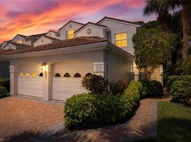 8420 Excalibur Cir, Naples, FL