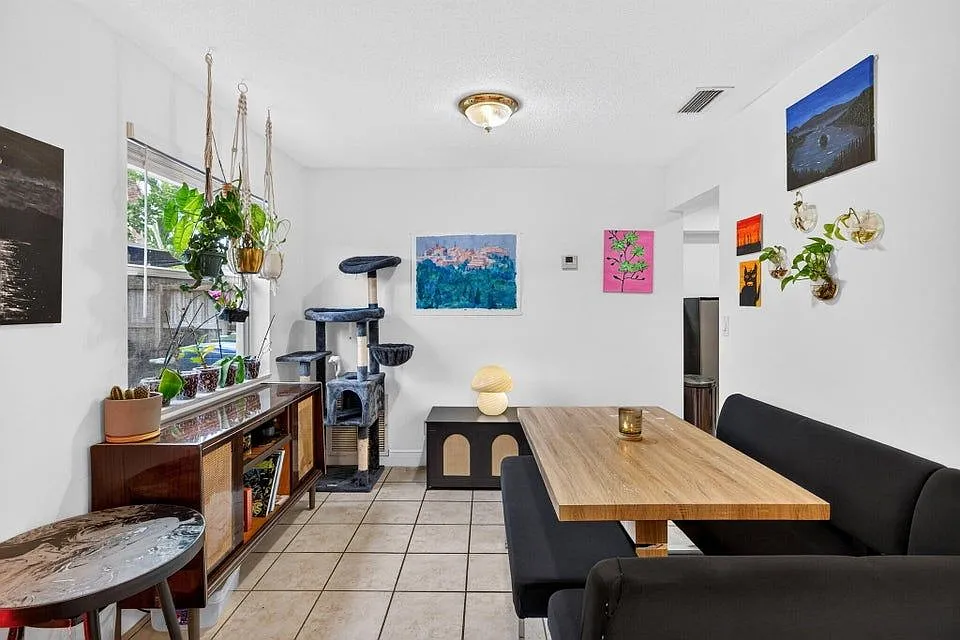 2 bed, 2.0 bath, 1813 sqft, $2,300 — Photo 3