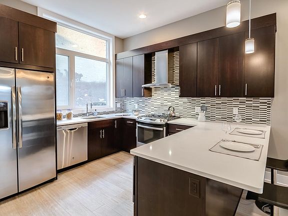 2nd image of 1124 N American St Unit 3