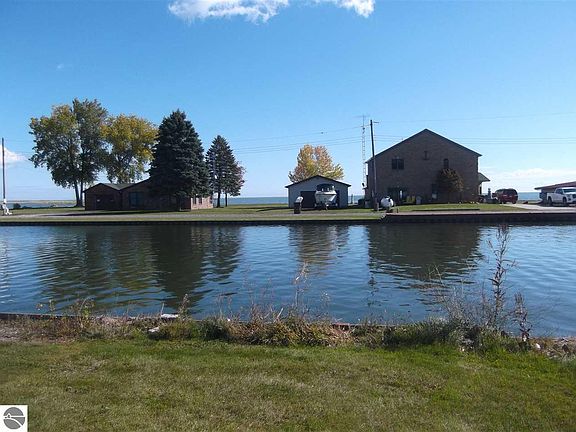 5th image of 4551 Lake Superior Dr