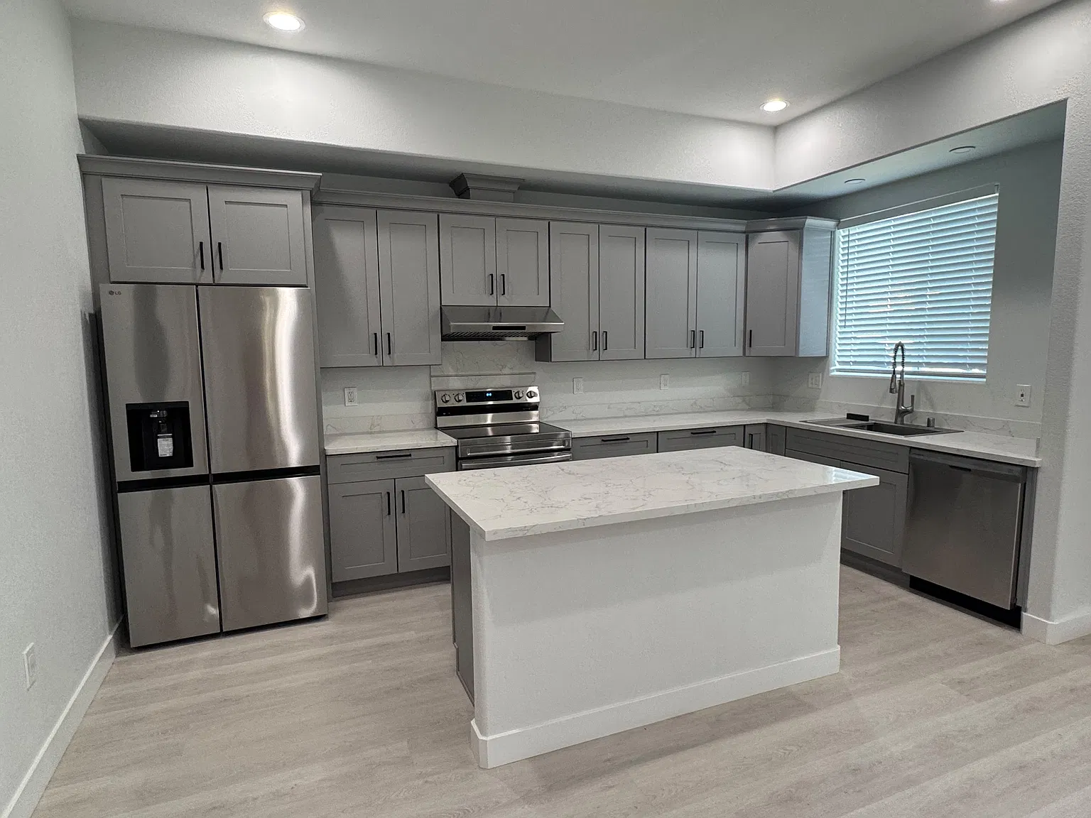 2 bed, 833 sqft, $2,800 — Photo 4