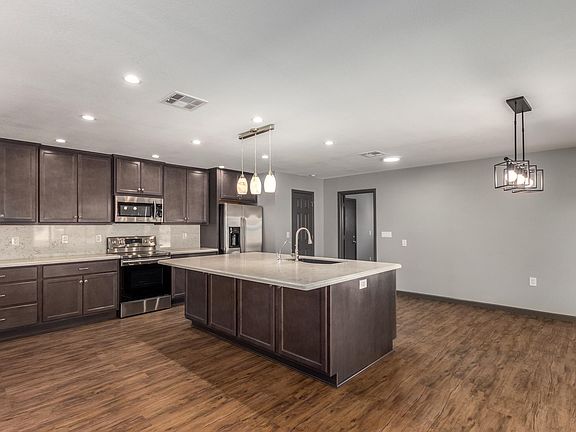 2nd image of 20014 N Willowcreek Cir