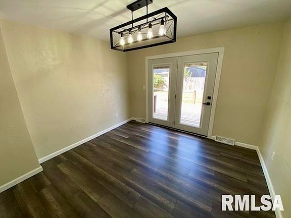3rd image of 616 E Donna Dr