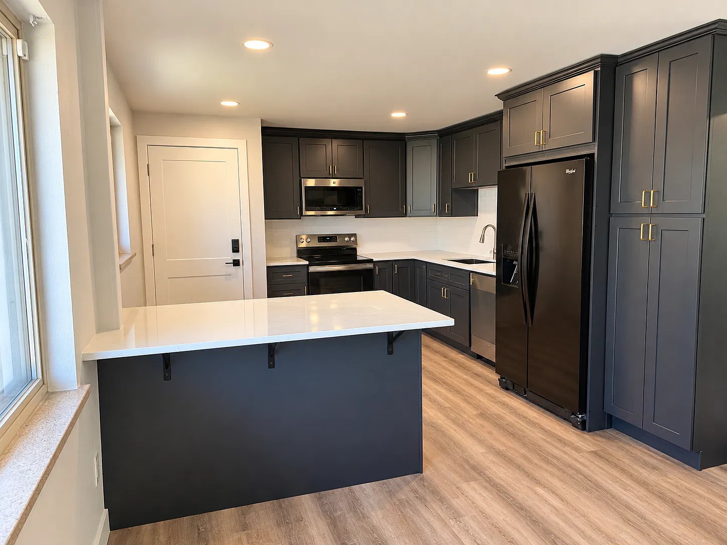 1180 Terry St — Photo 3