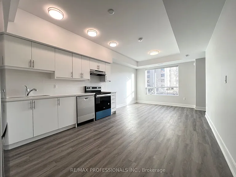 62 Dixfield Dr #106 — Photo 7