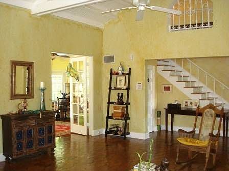 5th image of 2105 Meridian Ave