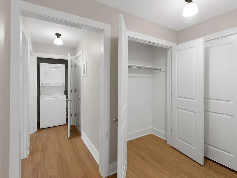 503 E 7th St #10 — Photo 5