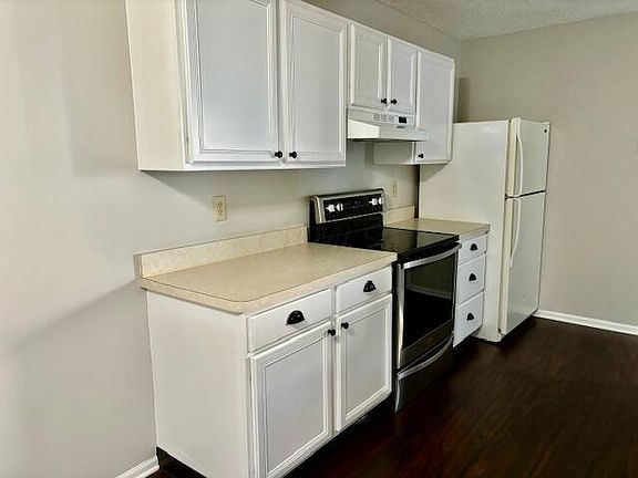 4th image of 110 Oak Creek Pl