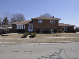 315 Antelope Trl, Carol Stream, IL 60188