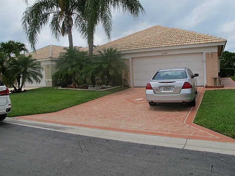 1st image of 12999 Hampton Lakes Cir