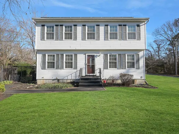 1 Wards Lane, Bellport, NY 11713