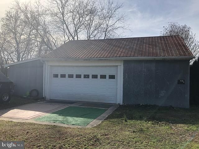 2nd image of 10134 Bacons Rd
