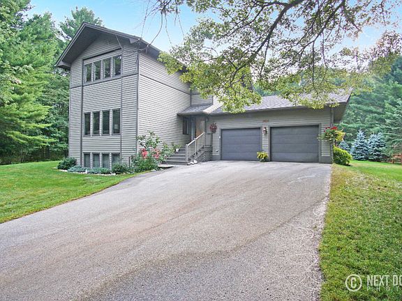 2nd image of 1414 N Lakeshore Dr