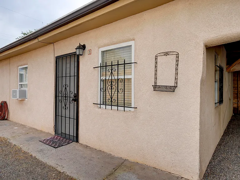 1616 Coal Ave SE #C — Photo 15