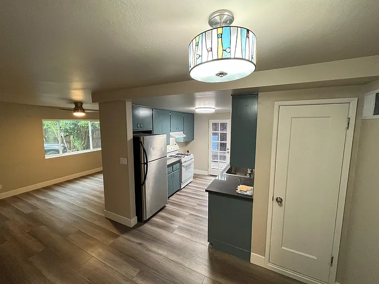 172 E Placer St #1 — Photo 4