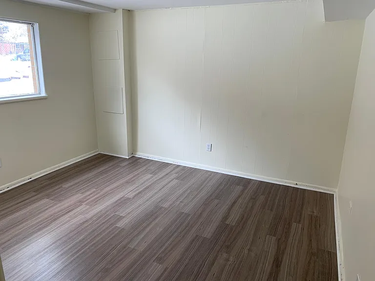 1574 N Tamarac St #B — Photo 6