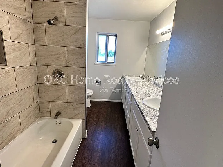 39 NE 63rd St — Photo 15