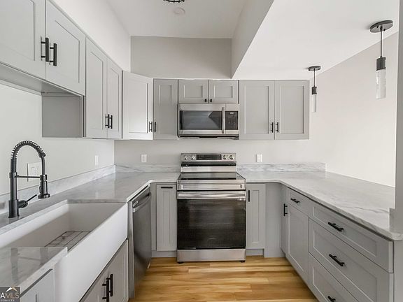 3rd image of 266 Clearview Ct #266