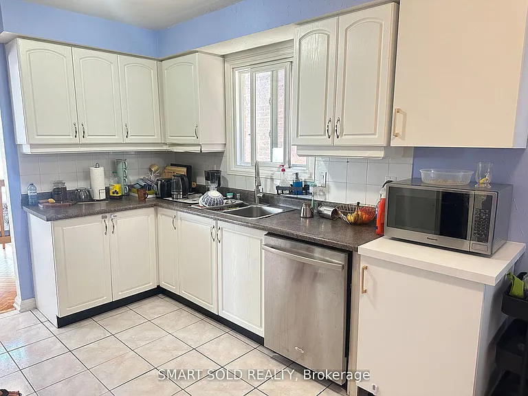 117 Westhampton Dr — Photo 3