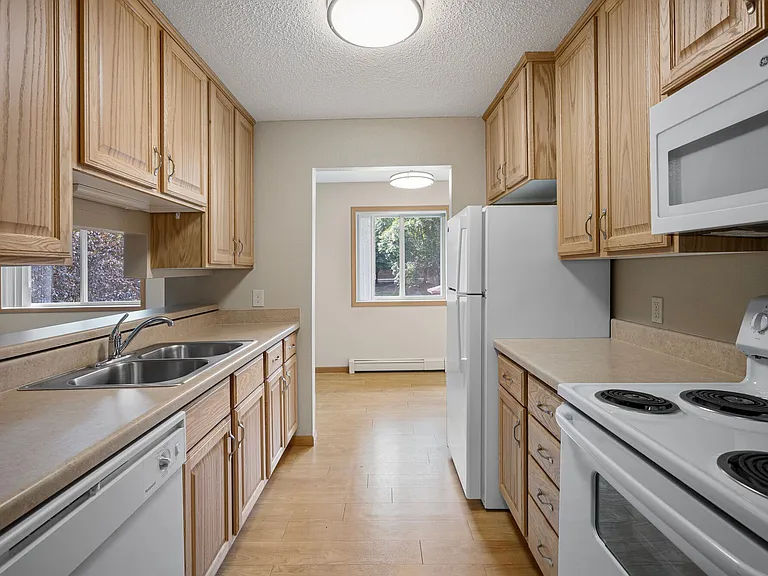 Riverside Senior Apartments — Photo 7