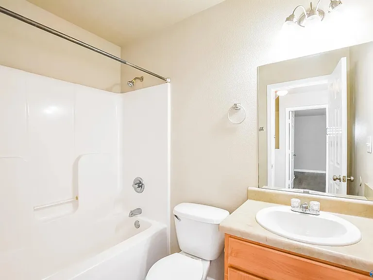 129 Farmington Dr — Photo 12