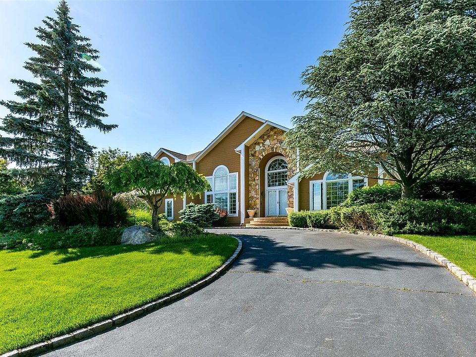 1st image of 10 Shannon Dr