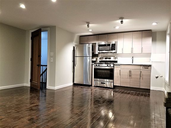 3rd image of 182 Hart St #3