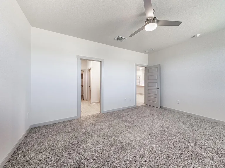 2416 Tucker Ln — Photo 29