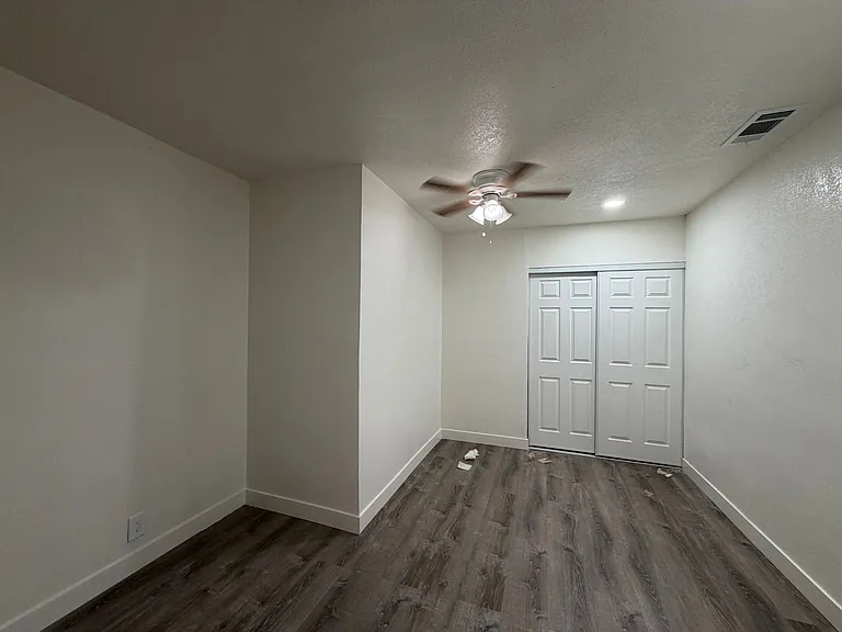 535 Jackson St — Photo 10
