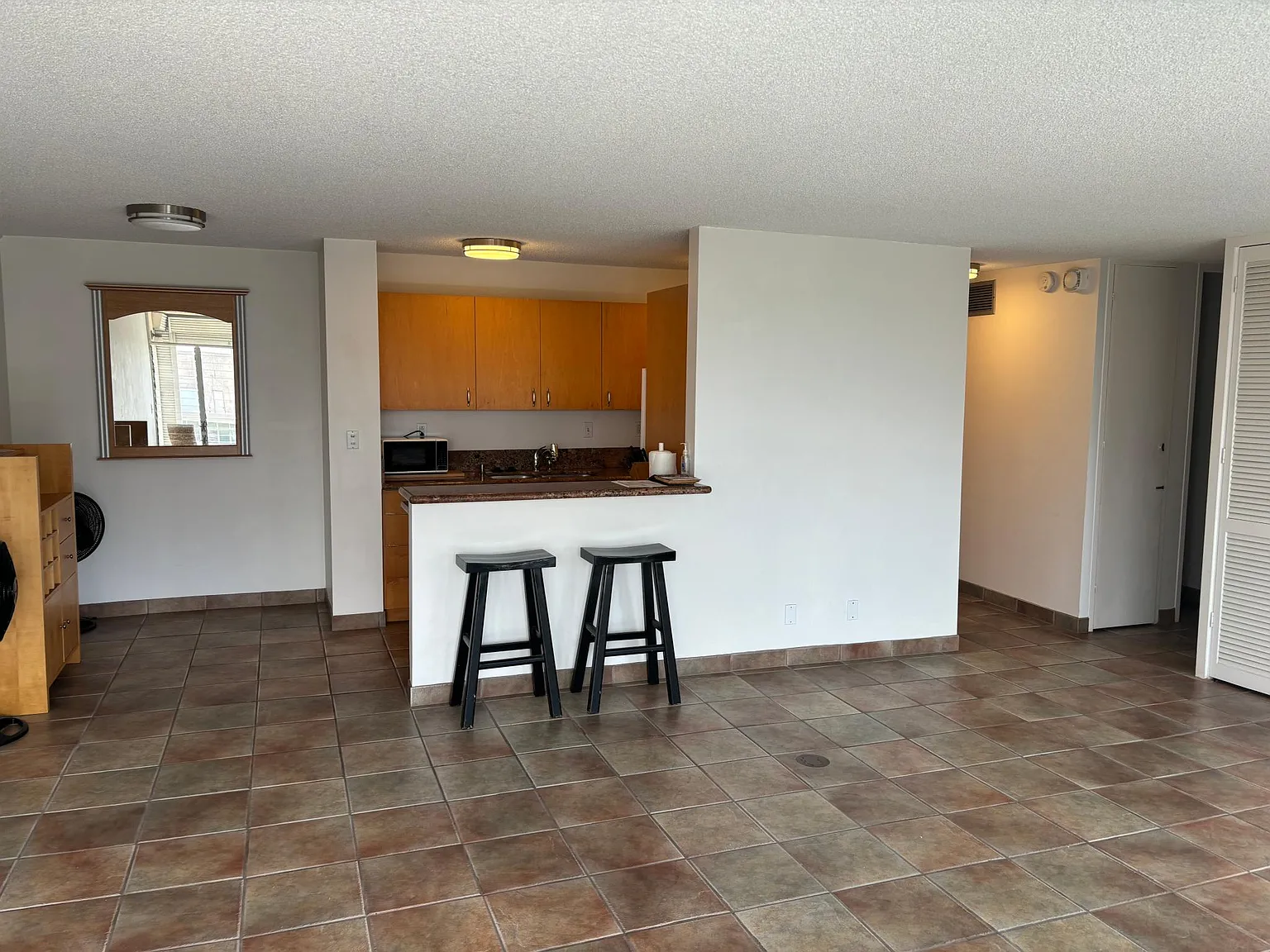 2415 Ala Wai Blvd — Photo 4