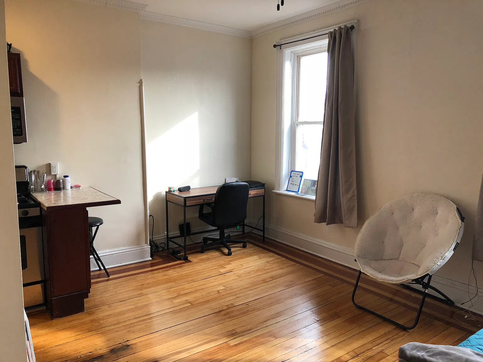 Studio, 400 sqft, $1,175 — Photo 3