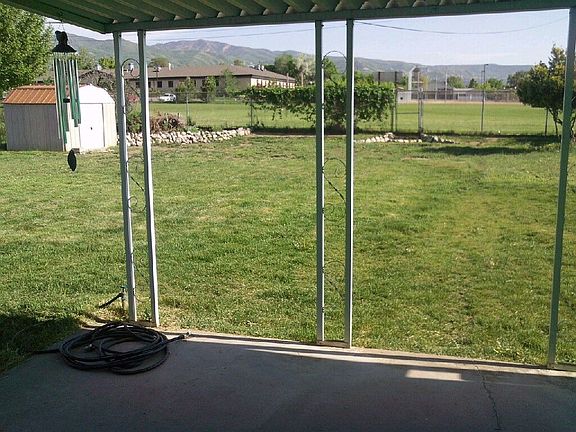 Hughe Back Yard