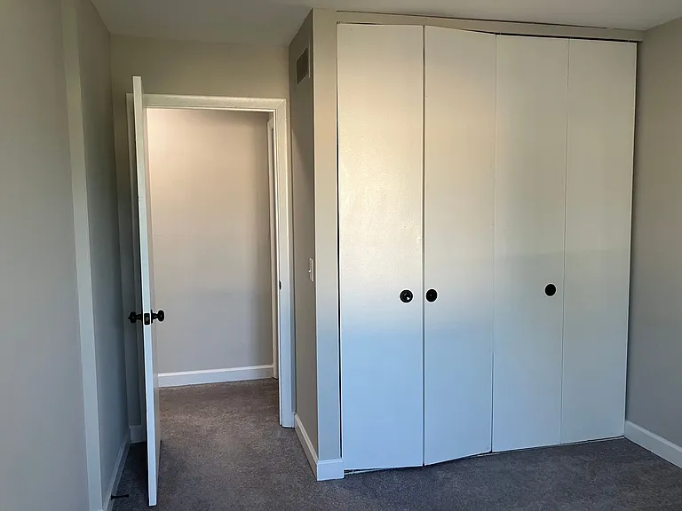 Candlelite Apartments — Photo 150