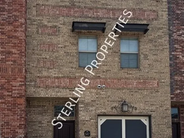 587 S Fretz Ave, Edmond, OK 73003