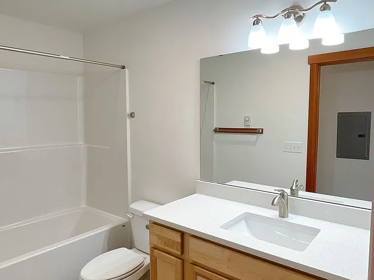 1205 N Garden St — Photo 66