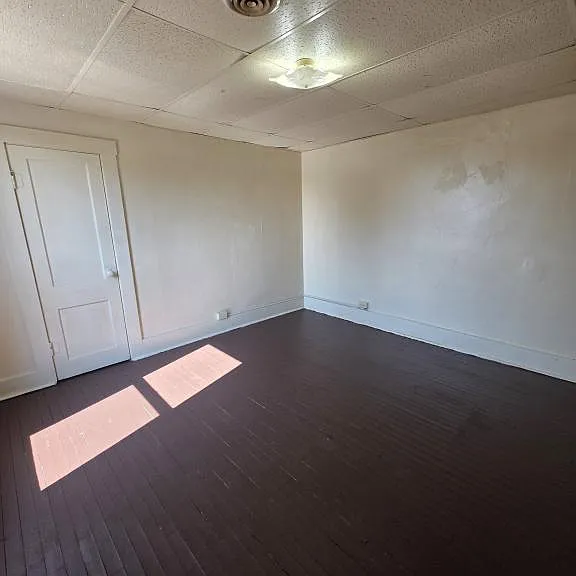 125 W Markland Ave — Photo 4