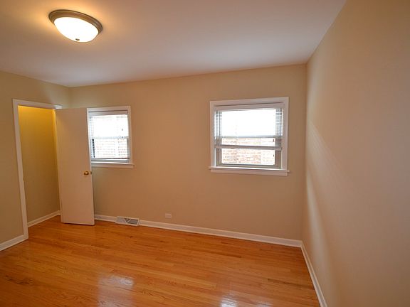 3rd image of 7119 W Schreiber Ave
