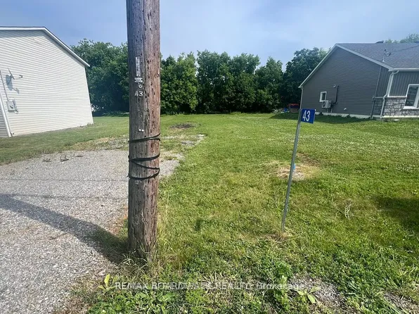 43 King St, Montague, ON K7A 3E2