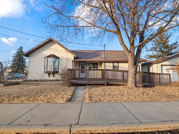 400 6th St, Menasha, WI 54952