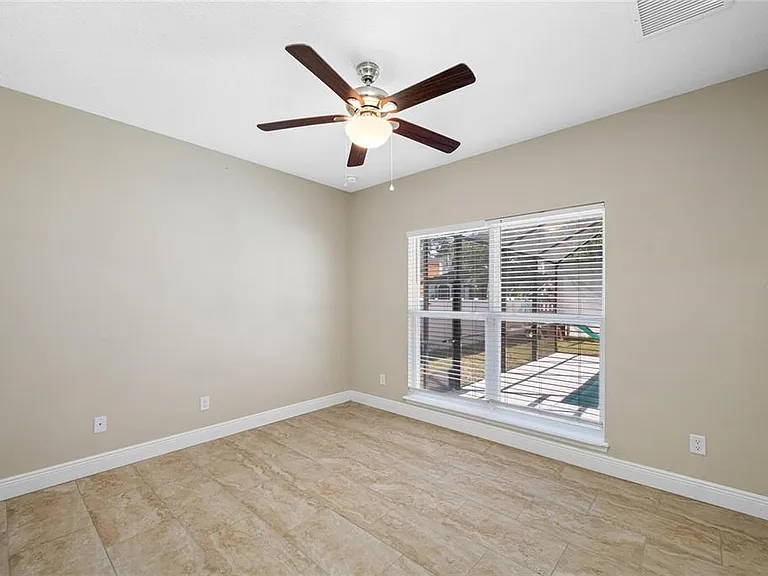 230 Clayton St — Photo 20