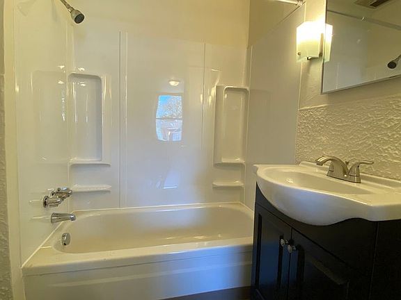 5th image of 230 North Ave APT 3
