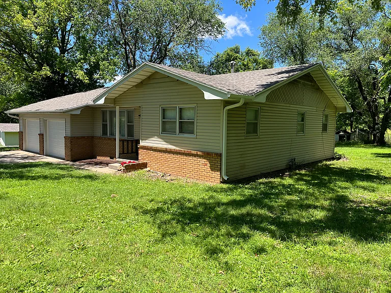 2351 W Norton Rd — Photo 2