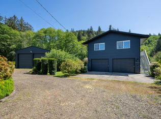 19065 Steelhead Pl, Cloverdale, OR 97112