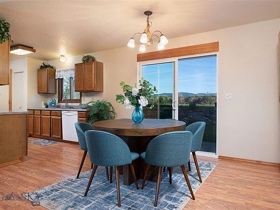 4th image of 20 Dogwood Dr