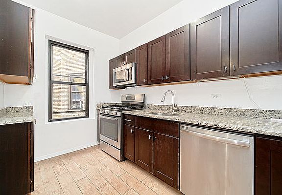 3rd image of 370 Fort Washington Ave APT 507
