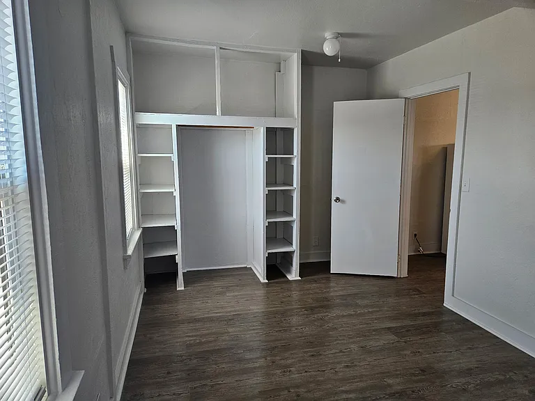 260 2nd Ave N #16 — Photo 4