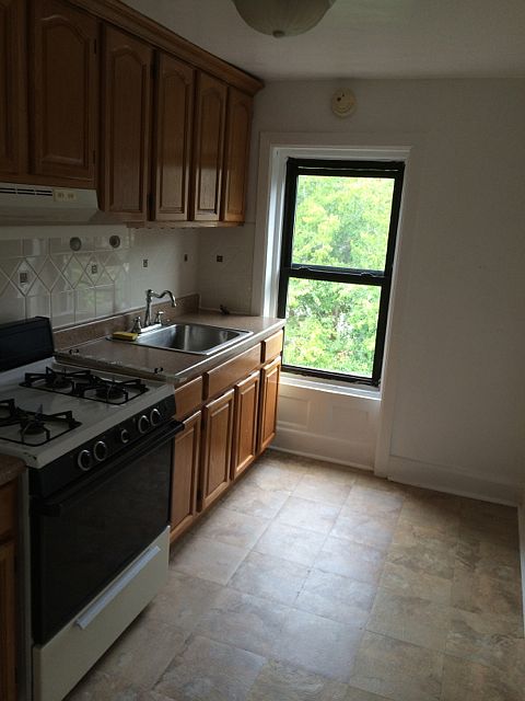 1st image of 373 Macdonough St #3