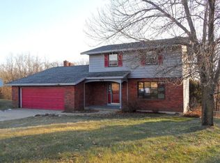 824 Parkview Ct, Portage, WI 53901