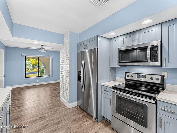 4th image of 166 Hedgegrove Ave
